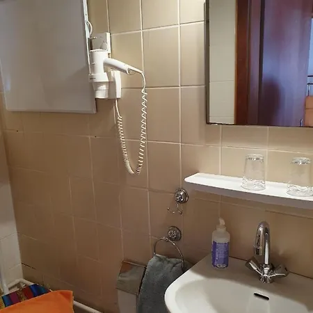 Doppelzimmer / Ederlust Heilungsraeume E.v. Bed and Breakfast