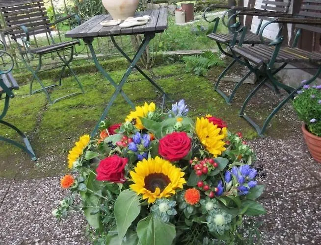 Doppelzimmer / Ederlust Heilungsraeume E.v. Hatzfeld